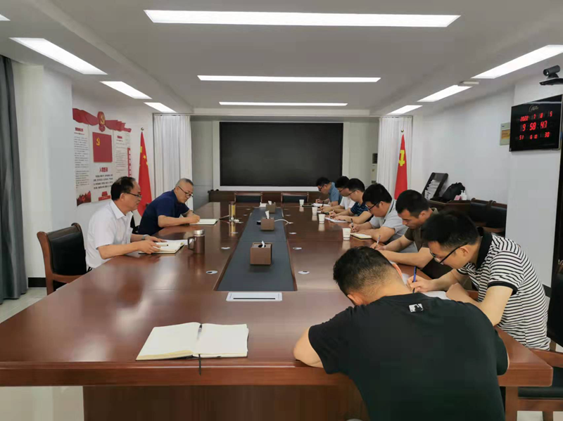 地勘集團(tuán)召開汛期地質(zhì)災(zāi)害應(yīng)急救援動員會_副本.png 地勘集團(tuán)召開汛期地質(zhì)災(zāi)害應(yīng)急救援動員會_副本.png